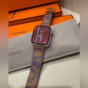 Hermes Apple Watch & 1 Watch Band